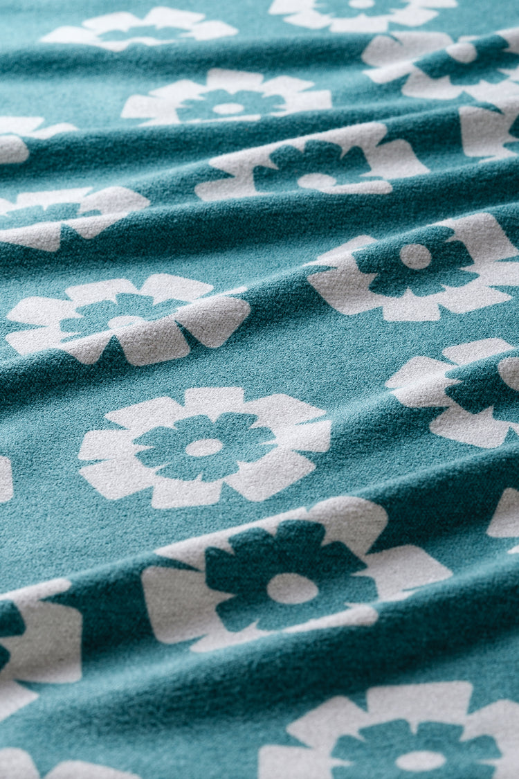 Nomadix Original Towel: Fresh Flowers Teal Ocean